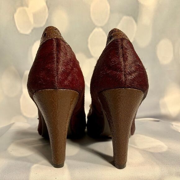 BROWN COW SKIN PUMPS Size 9.5 by NAUGHTY MONKEY - Picture 4 of 5